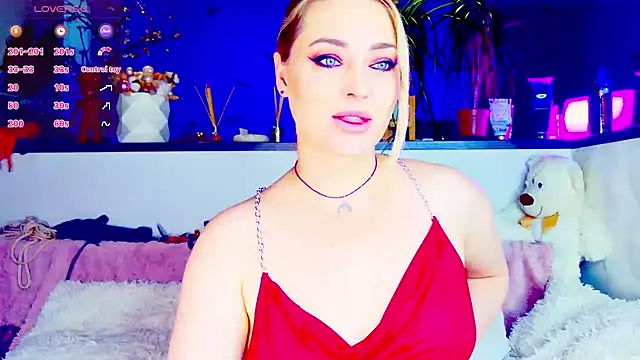 Snapshot of _JuliaSpace_ chatting on May 22, 2026, 5:44 pm JuliaSpace online show from May 22, 2026, 5:44 pm
