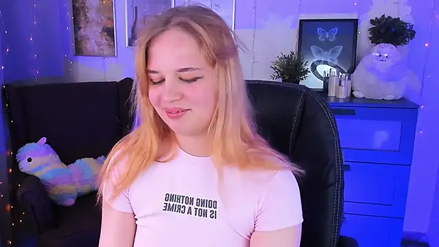 AlicePopsy online show from October 25, 2025, 9:04 pm