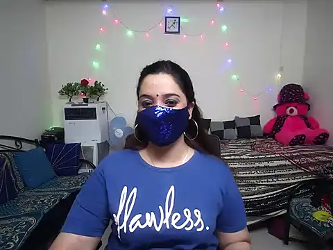 Arushisingh8888 online show from February 9, 2025, 11:04 am