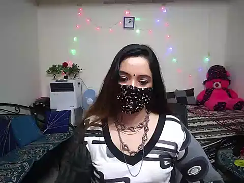 Arushisingh8888 online show from February 11, 2025, 9:41 am