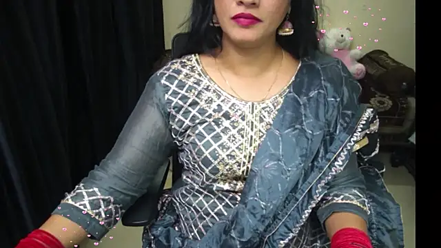 Arushisingh8888 online show from May 17, 2026, 3:01 pm