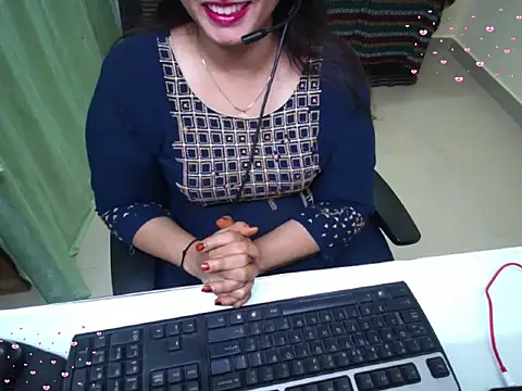 Arushisingh8888 online show from October 6, 2025, 1:01 pm
