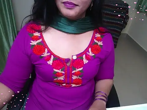 Arushisingh8888 online show from October 25, 2025, 10:36 am