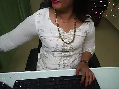 Arushisingh8888 online show from October 5, 2025, 1:46 pm
