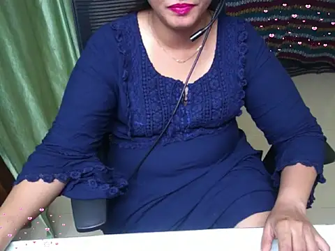 Arushisingh8888 online show from November 7, 2025, 2:21 pm