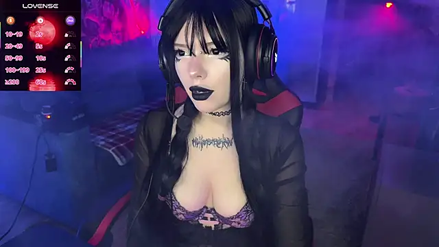 Eva-miller1 online show from November 4, 2025, 9:35 am