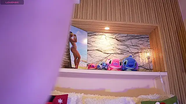 adri crof online show from December 1, 2025, 2:45 am