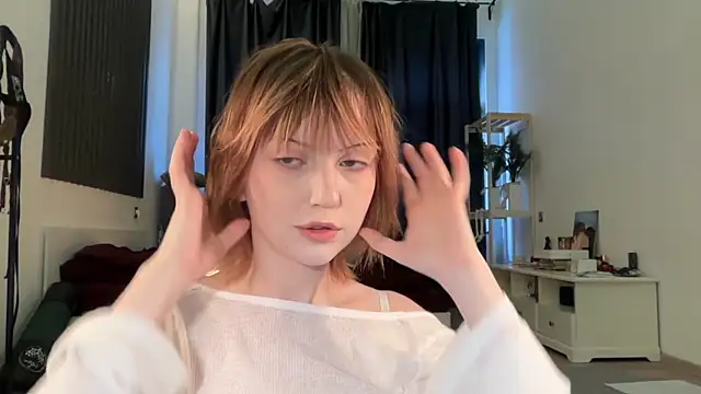 electric babe online show from October 17, 2025, 11:01 am