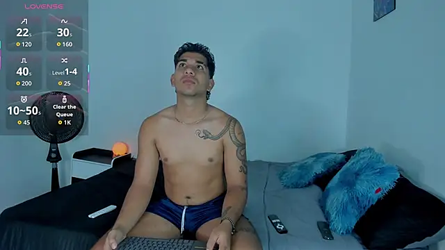 Snapshot of valentino_santoss chatting on February 7, 2026, 1:19 pm valentino santoss online show from February 7, 2026, 1:19 pm