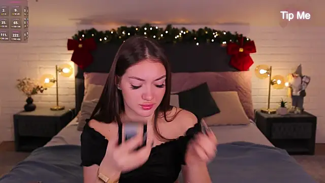 Snapshot of Micky__love chatting on January 5, 2026, 7:39 pm Micky love online show from January 5, 2026, 7:39 pm