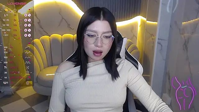 mily thomson b  online show from October 12, 2025, 1:01 pm