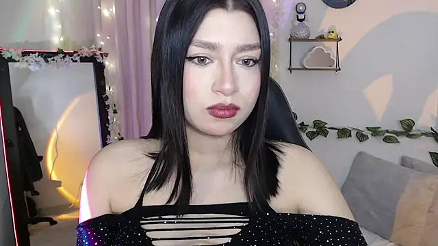 mily thomson b  online show from November 17, 2025, 10:58 pm