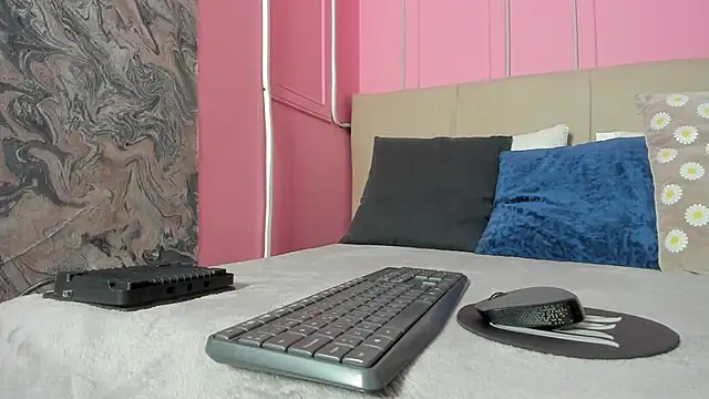 Emelyy Carter online show from October 6, 2025, 11:44 am