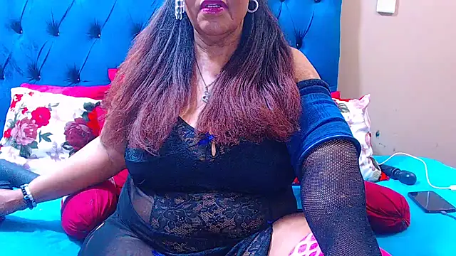 ebonycandy10 online show from October 6, 2025, 4:24 am