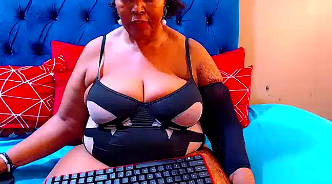 ebonycandy10 online show from March 17, 2025, 2:01 pm