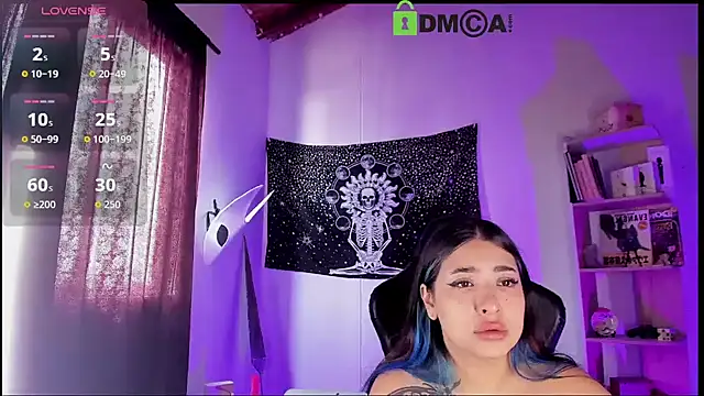 sweetcoralinee online show from January 14, 2026, 2:42 pm