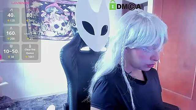 sweetcoralinee online show from October 31, 2025, 9:00 pm