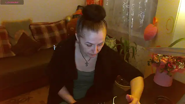 britney preciouss online show from December 23, 2024, 2:02 am