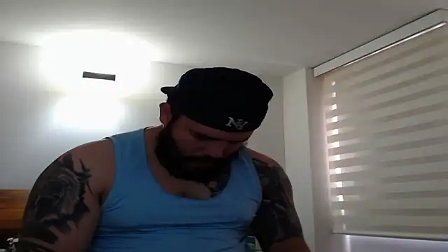 alexandergranda71 online show from March 13, 2025, 3:17 pm