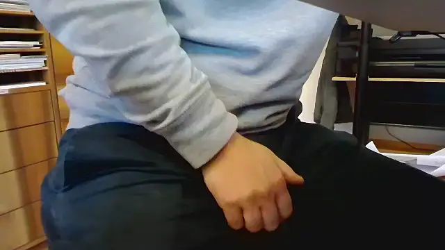 Snapshot of 10_1992 chatting on November 18, 2025, 9:23 am 10 1992 online show from November 18, 2025, 9:23 am