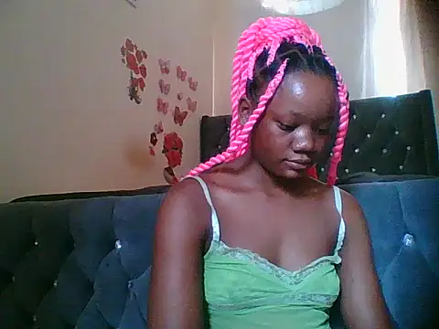 HotJeylee online show from December 4, 2025, 1:21 pm