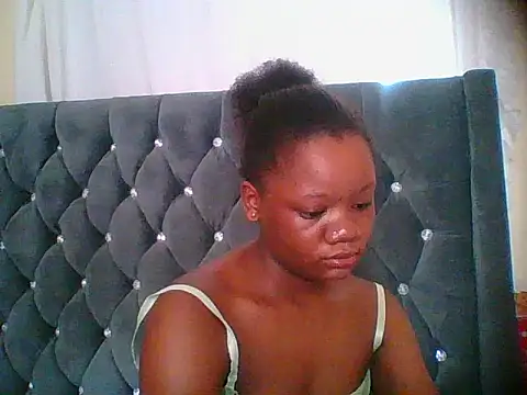 HotJeylee online show from December 21, 2025, 9:33 am