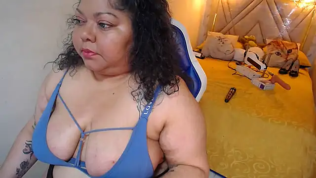 brunette 35 online show from February 24, 2025, 10:04 am