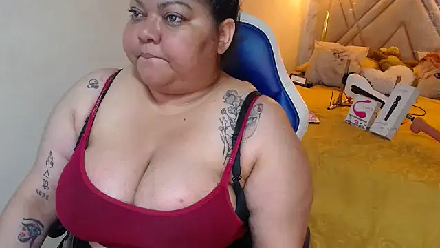 brunette 35 online show from February 23, 2025, 2:29 am