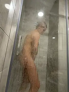 streetdoll online show from February 16, 2026, 7:18 am