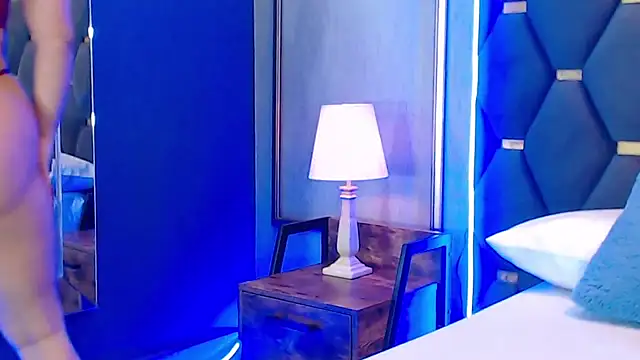 ThaniaJones online show from December 2, 2025, 12:07 pm