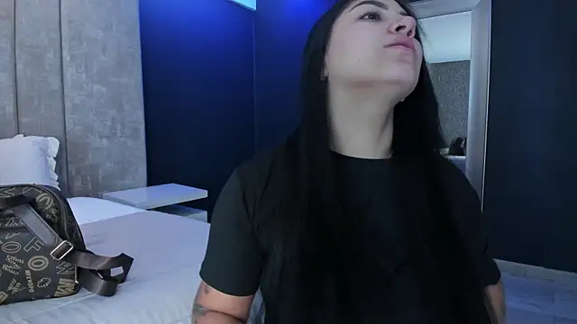 PaulinaDuarte online show from April 11, 2026, 11:58 am