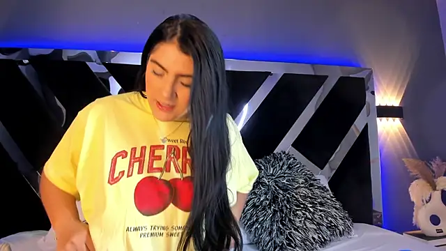 PaulinaDuarte online show from February 6, 2025, 11:20 am