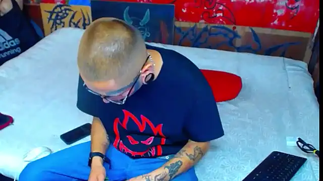 deivid estrada online show from October 8, 2025, 4:19 pm