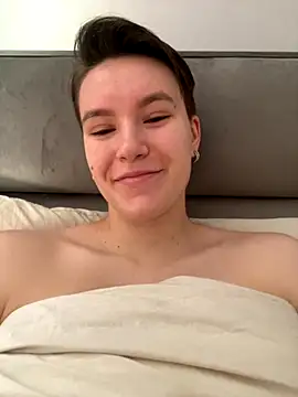 JessieFlower online show from November 13, 2025, 8:40 am