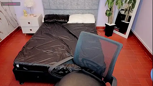 Lana stone  online show from March 21, 2026, 3:30 am