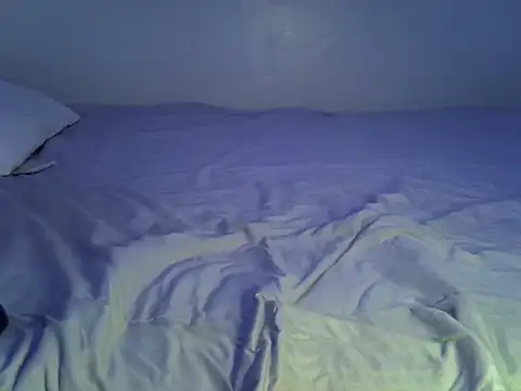 lisathegoddesss online show from October 15, 2025, 6:49 pm