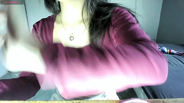 linzeysmith4 online show from April 23, 2026, 8:21 pm