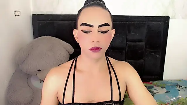 Snapshot of Michell_Queen chatting on October 15, 2025, 4:33 am Michell Queen online show from October 15, 2025, 4:33 am