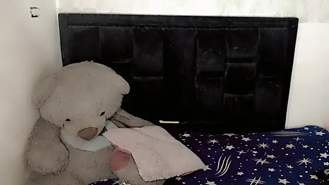 Michell Queen online show from December 19, 2025, 11:18 pm