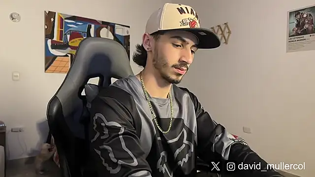 Snapshot of David_Brown18 chatting on March 4, 2025, 1:12 am David Brown18 online show from March 4, 2025, 1:12 am