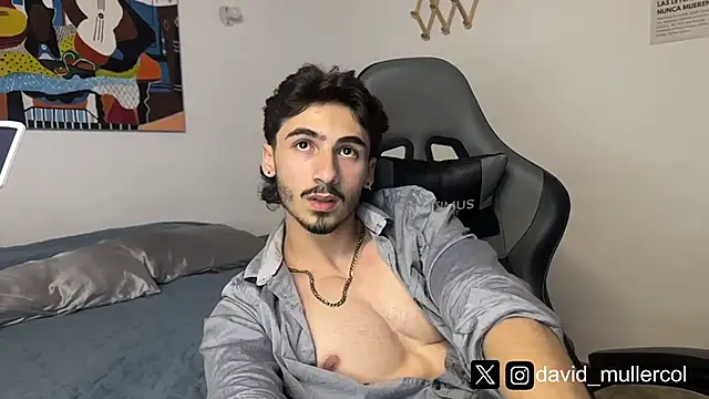 Snapshot of David_Brown18 chatting on February 24, 2025, 3:23 am David Brown18 online show from February 24, 2025, 3:23 am
