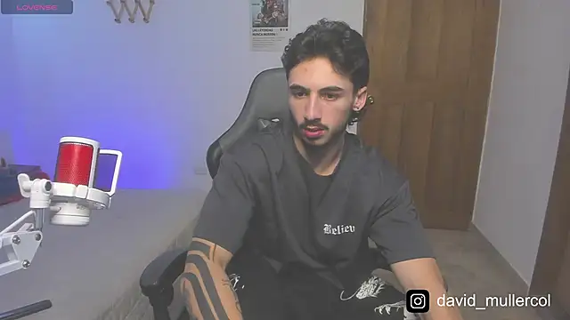 Snapshot of David_Brown18 chatting on January 27, 2025, 10:49 pm David Brown18 online show from January 27, 2025, 10:49 pm