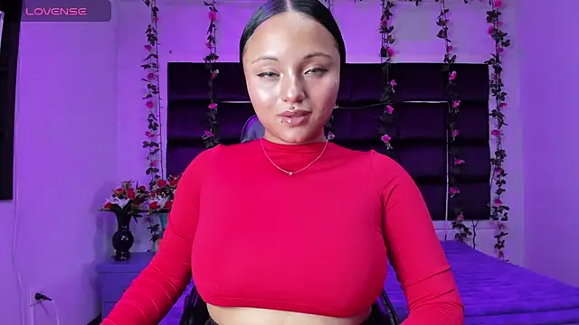 Snapshot of sweelanna__ chatting on February 21, 2026, 1:07 am sweelanna online show from February 21, 2026, 1:07 am