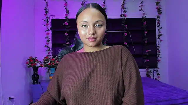 sweelanna   online show from April 21, 2026, 2:14 am