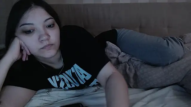 Snapshot of AlisaDevis chatting on May 31, 2026, 7:14 am AlisaDevis online show from May 31, 2026, 7:14 am