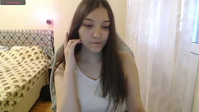 AlisaDevis online show from November 4, 2025, 7:56 am