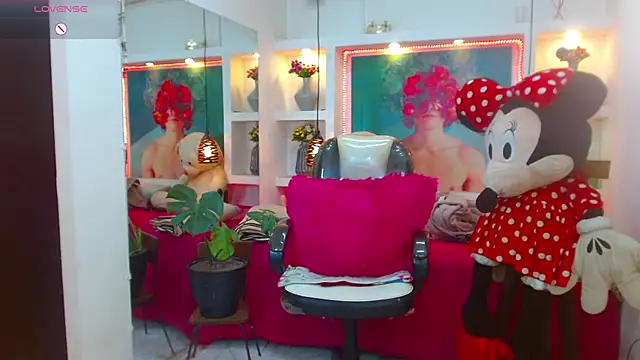 lorenapinto online show from October 28, 2025, 1:32 pm