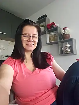 KristenVega online show from November 22, 2025, 8:13 am