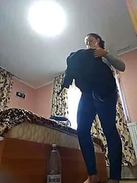 KristenVega online show from October 17, 2025, 7:55 am