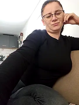 KristenVega online show from February 8, 2026, 12:14 pm